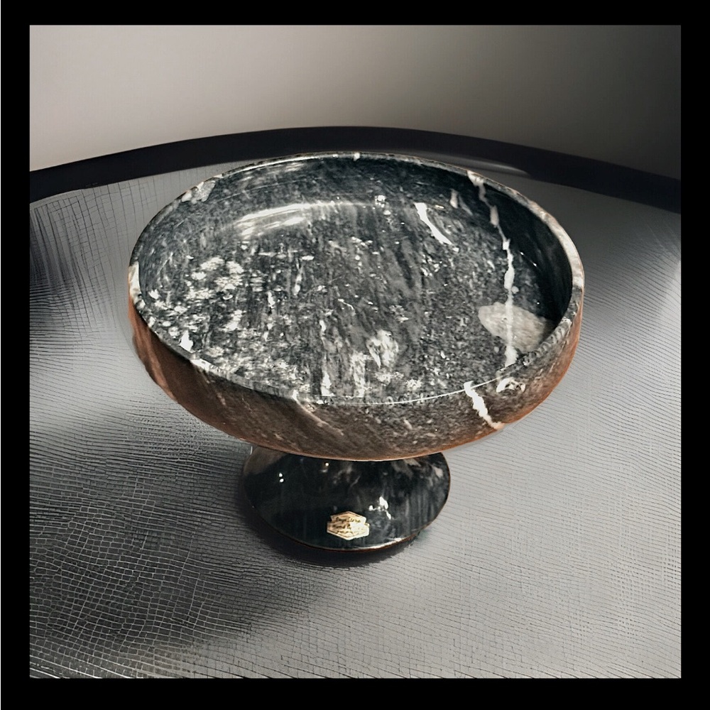 Beautiful Vintage Hand Carved Pedestal Cigar Ashtray